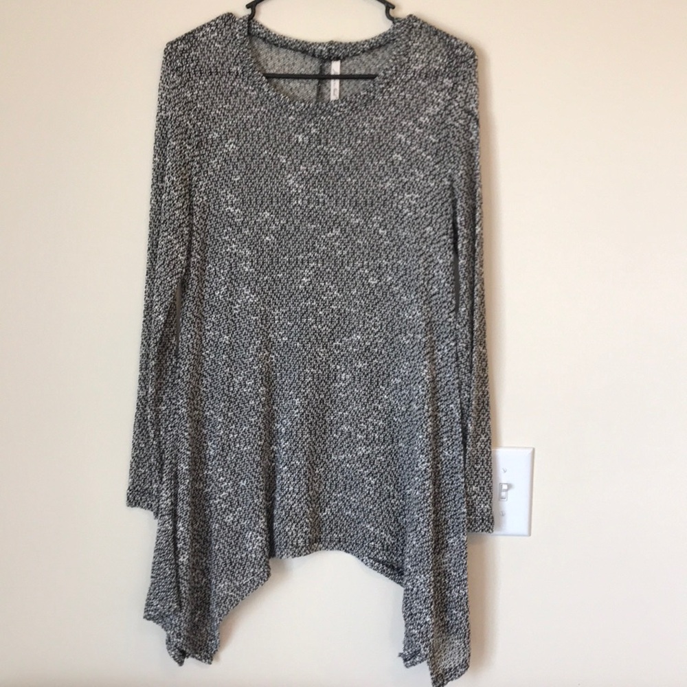 Lillian Nicole long sleeve blouse